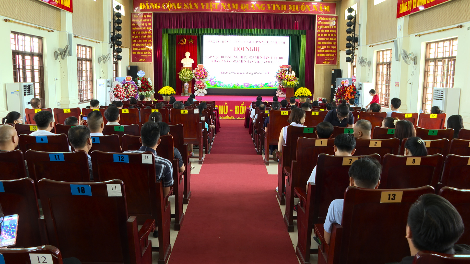 Đảng ủy, HĐND, UBND, UB MTTQ Việt Nam xã Thanh Liêm, tỉnh Ninh Bình tổ chức hội nghị gặp mặt Doanh nghiệp, Doanh nhân tiêu biểu nhân Kỷ niệm 21 năm ngày doanh nhân Việt Nam (13/10/2004-13/10/2025) 